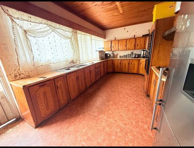 3 BEDROOM HOUSE FOR SALE IN VANDERBIJLPARK CE 2